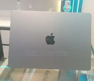 New Laptop Apple MacBook 24GB Apple M3 SSD 512GB
