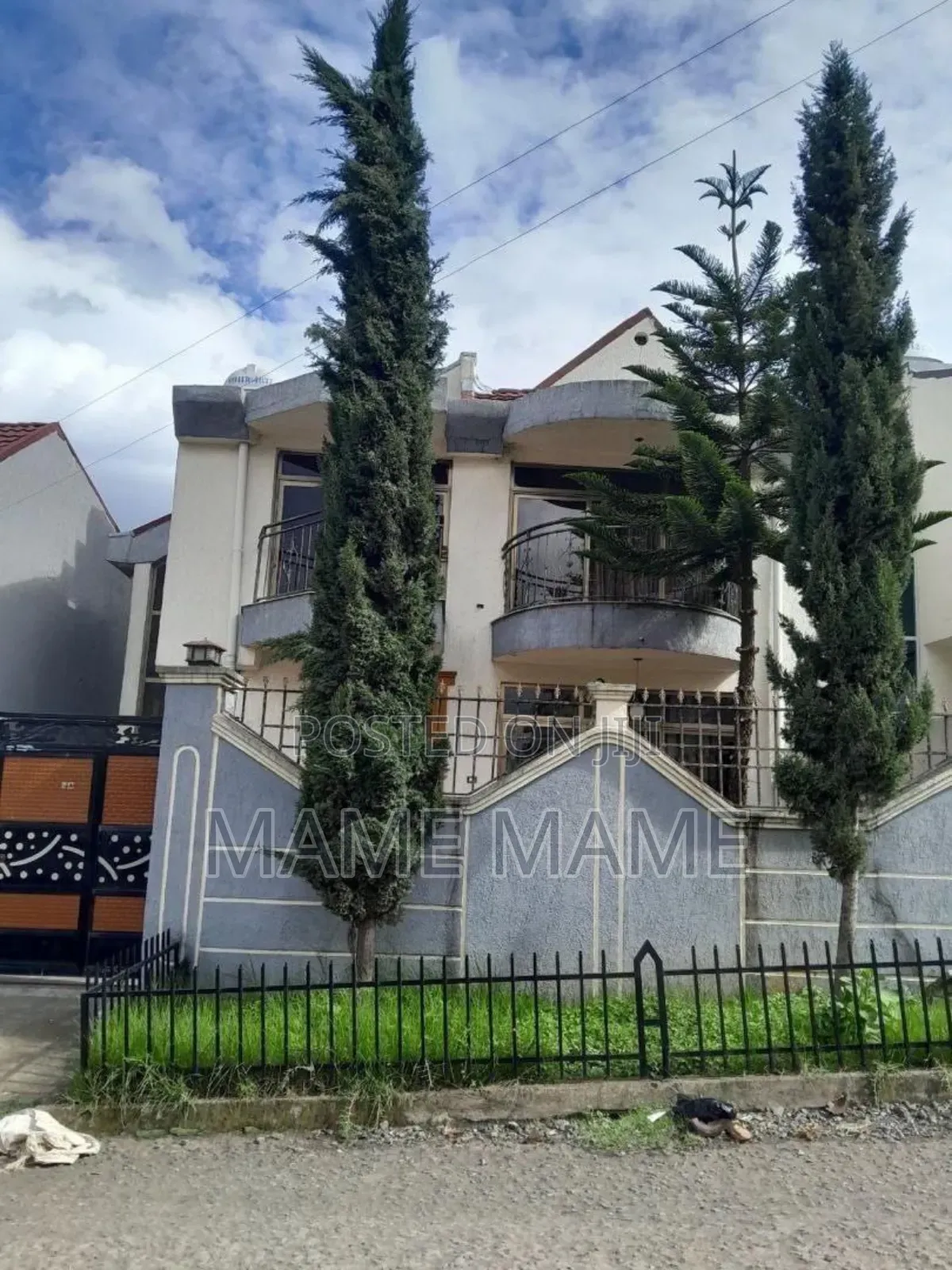 5bdrm House in Addis Abeba, Bole for sale