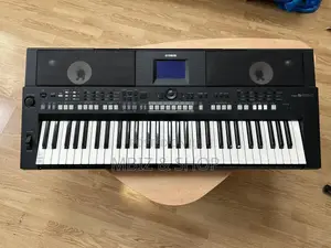Yamaha S650 Keyboard