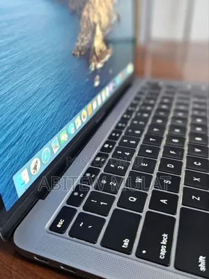 New Laptop Apple MacBook Pro 2019 8GB Intel Core I5 SSD 128GB