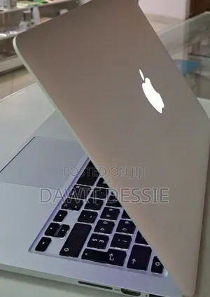 New Laptop Apple MacBook Pro 2015 8GB Intel Core I5 SSD 256GB