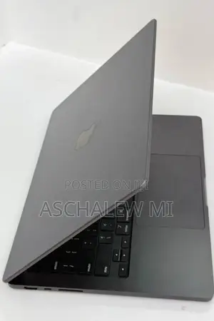 New Laptop Apple MacBook Pro 2024 M4 16GB Apple M4 Pro SSD 512GB
