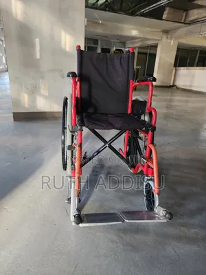 Foldable European Wheelchair協調top Quality Meducal Wheelchair Almunium