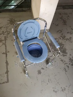 Foldable Commode Wheelchair堥了toilet Wheelchair翃了commode Wheelchair New