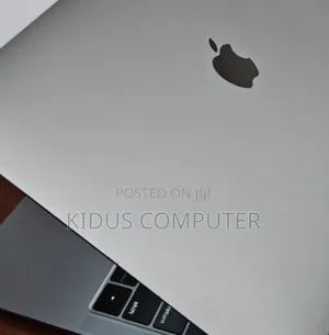 New Laptop Apple MacBook Pro 2019 8GB Intel Core I5 SSD 256GB