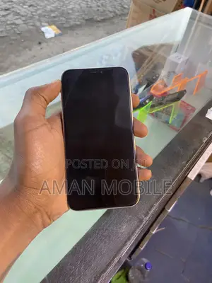 Apple iPhone XR 64 GB White