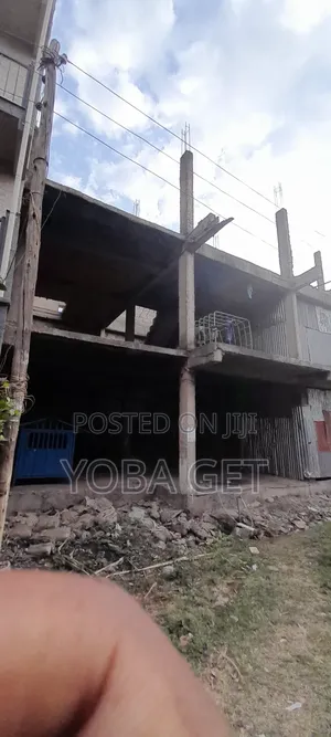 5bdrm House in Akaky Kaliti for sale