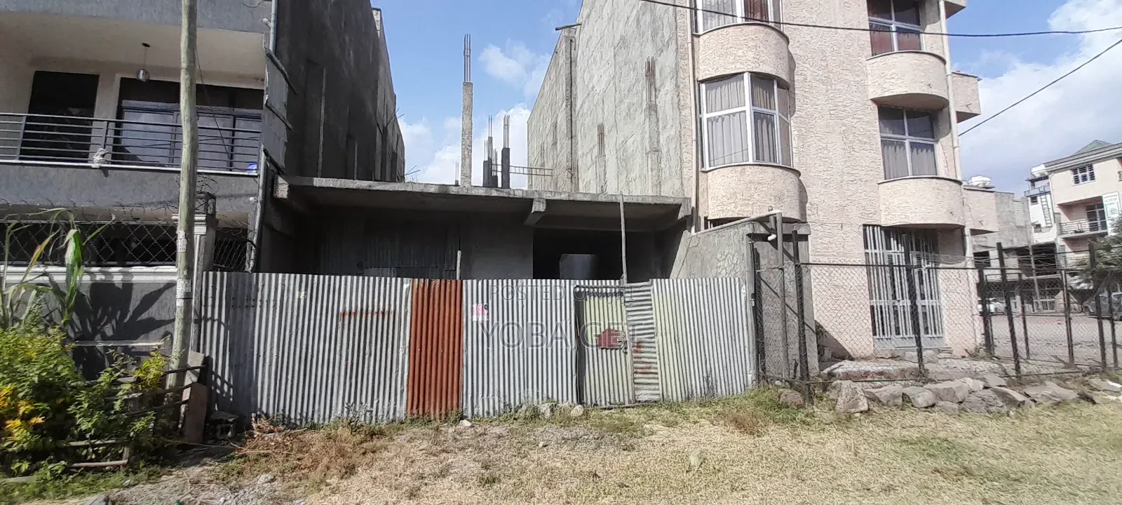 5bdrm House in Akaky Kaliti for sale