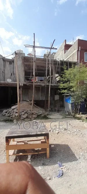 6bdrm House in Akaky Kaliti for sale