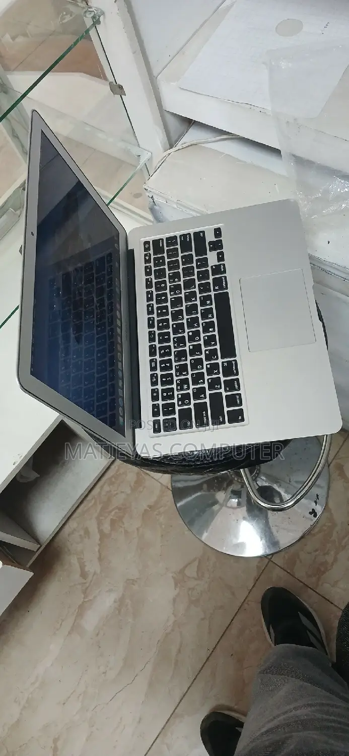 New Laptop Apple MacBook Air 2013 4GB Intel Core I5 SSD 256GB