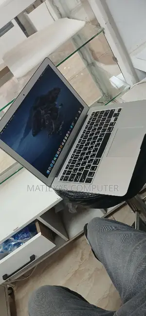 New Laptop Apple MacBook Air 2013 4GB Intel Core I5 SSD 256GB
