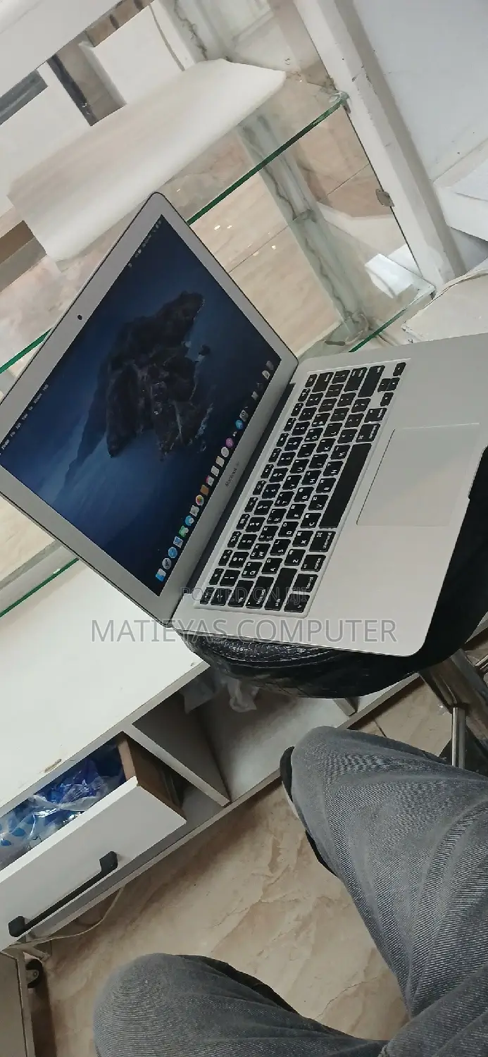 New Laptop Apple MacBook Air 2013 4GB Intel Core I5 SSD 256GB