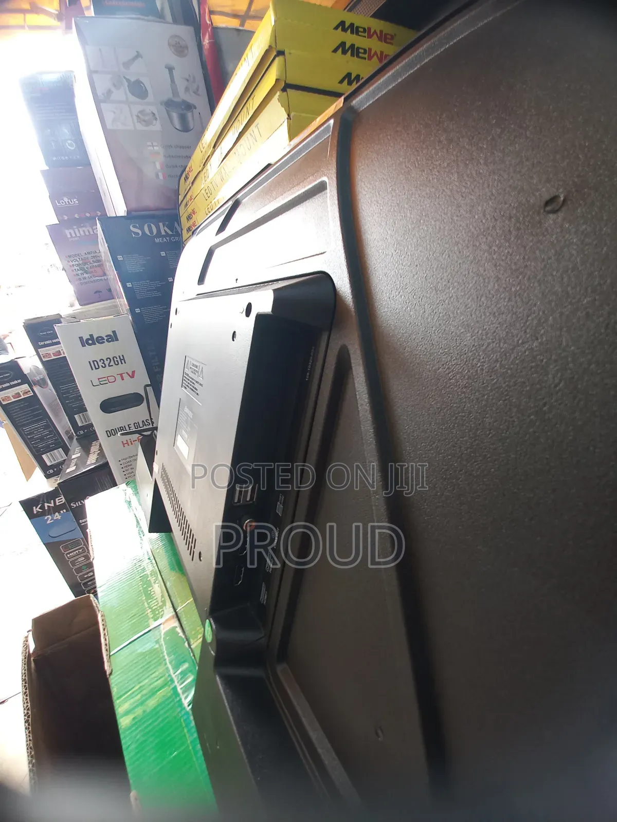 Eminegtek 32 Inch Smart Android Tv