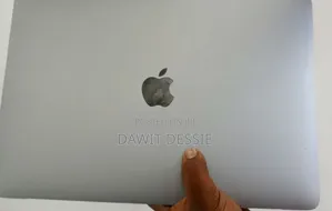 New Laptop Apple MacBook Pro 2017 8GB Intel Core I5 SSD 128GB