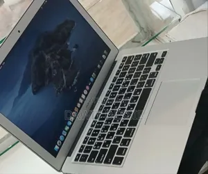 New Laptop Apple MacBook Air 2013 4GB Intel Core I5 SSD 256GB