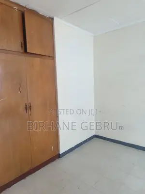 5bdrm House in G+1 House, Bole for rent