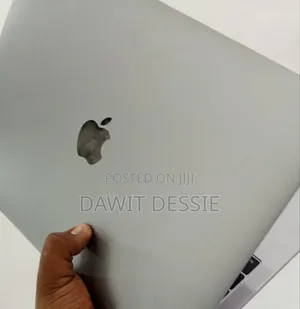 New Laptop Apple MacBook Pro 2017 8GB Intel Core I7 SSD 128GB