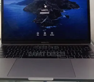 New Laptop Apple MacBook Pro 2017 8GB Intel Core I7 SSD 128GB