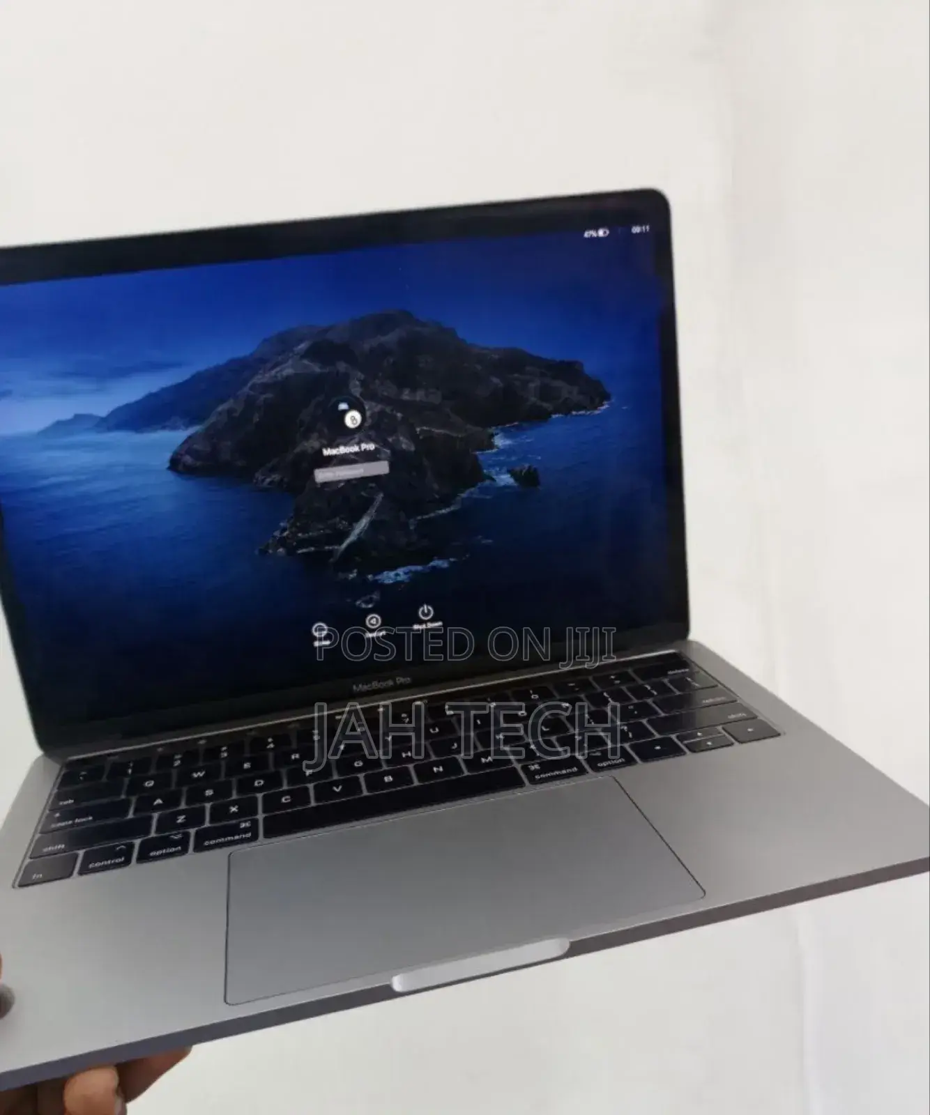 New Laptop Apple MacBook Pro 2017 8GB Intel Core I5 SSD 128GB