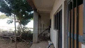 20bdrm Duplex in Oromia, East Shewa for sale