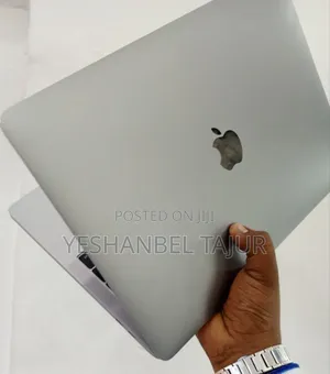 New Laptop Apple MacBook Pro 2017 8GB Intel Core I5 SSD 128GB