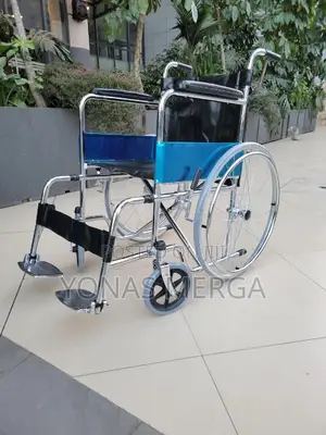 Ultra Lightweight Wheelchair臨奔medwarm Aluminum Manual Wheelchair