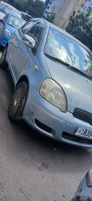 Toyota Vitz 2004 Blue