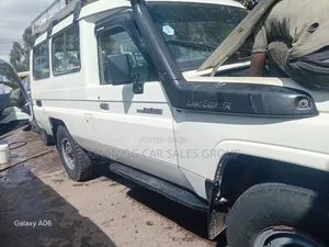 Toyota Land Cruiser 2015 White