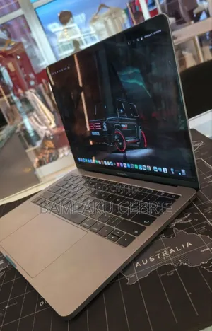 New Laptop Apple MacBook Pro 2017 8GB Intel Core I5 SSD 128GB