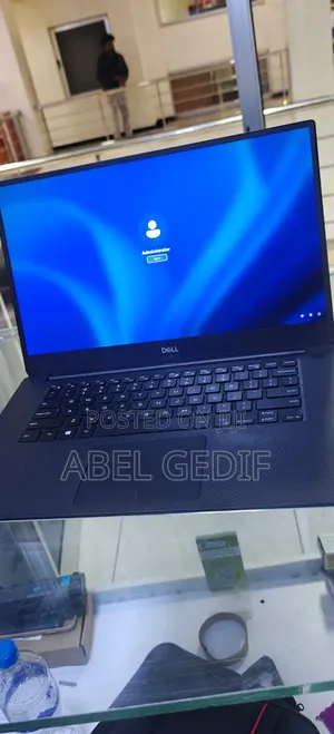 New Laptop Dell Precision 5540 16GB Intel Core I7 SSD 512GB