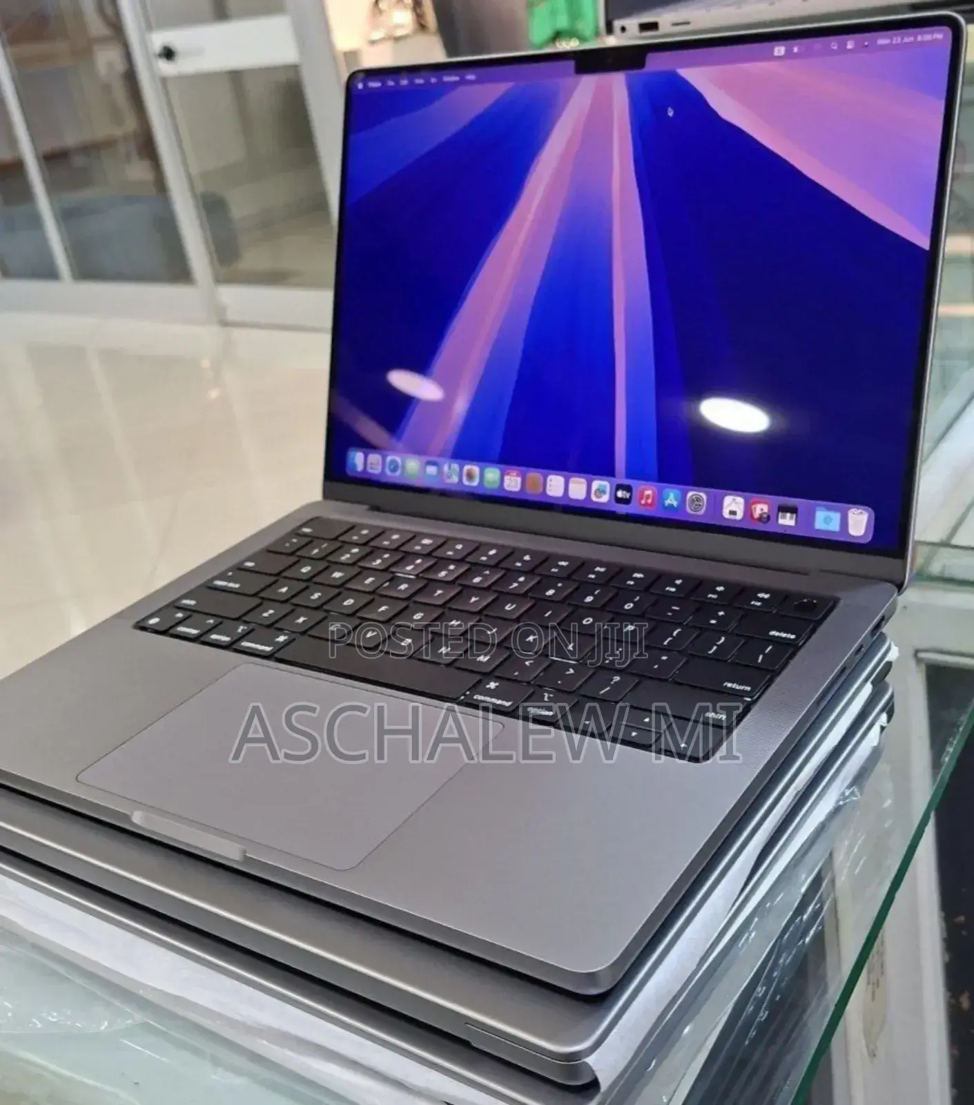 New Laptop Apple MacBook Pro M1 32GB Apple M1 Pro SSD 512GB