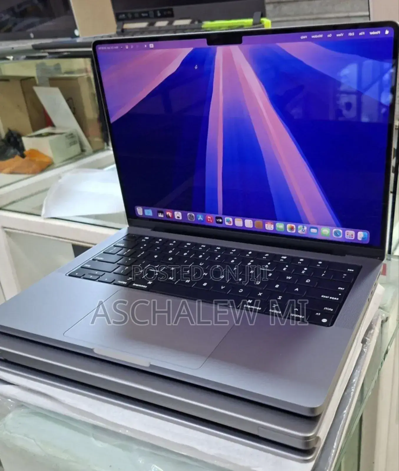 New Laptop Apple MacBook Pro M1 32GB Apple M1 Pro SSD 512GB