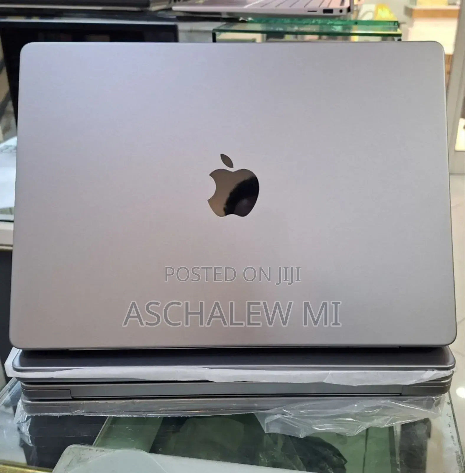 New Laptop Apple MacBook Pro M1 32GB Apple M1 Pro SSD 512GB