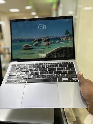 Laptop Apple MacBook Pro M1 8GB Intel Core I7 SSD 256GB