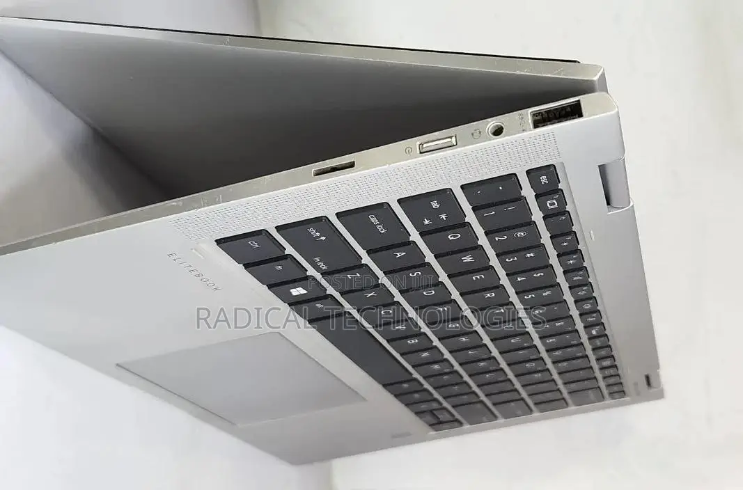 New Laptop HP EliteBook X GB Intel Core I7 SSD 512GB