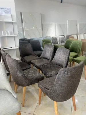 Points Dining Table