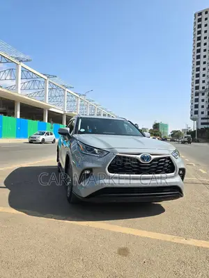 Toyota Highlander Hybrid LE AWD 2023 Gray