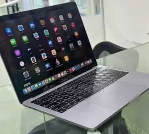 New Laptop Apple MacBook Pro 2017 8GB Intel Core I5 SSD 256GB