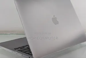 New Laptop Apple MacBook Pro 2023 M2 8GB Apple M2 SSD 256GB
