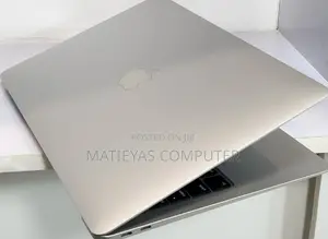 New Laptop Apple MacBook 2020 8GB Intel Core I3 SSD 256GB