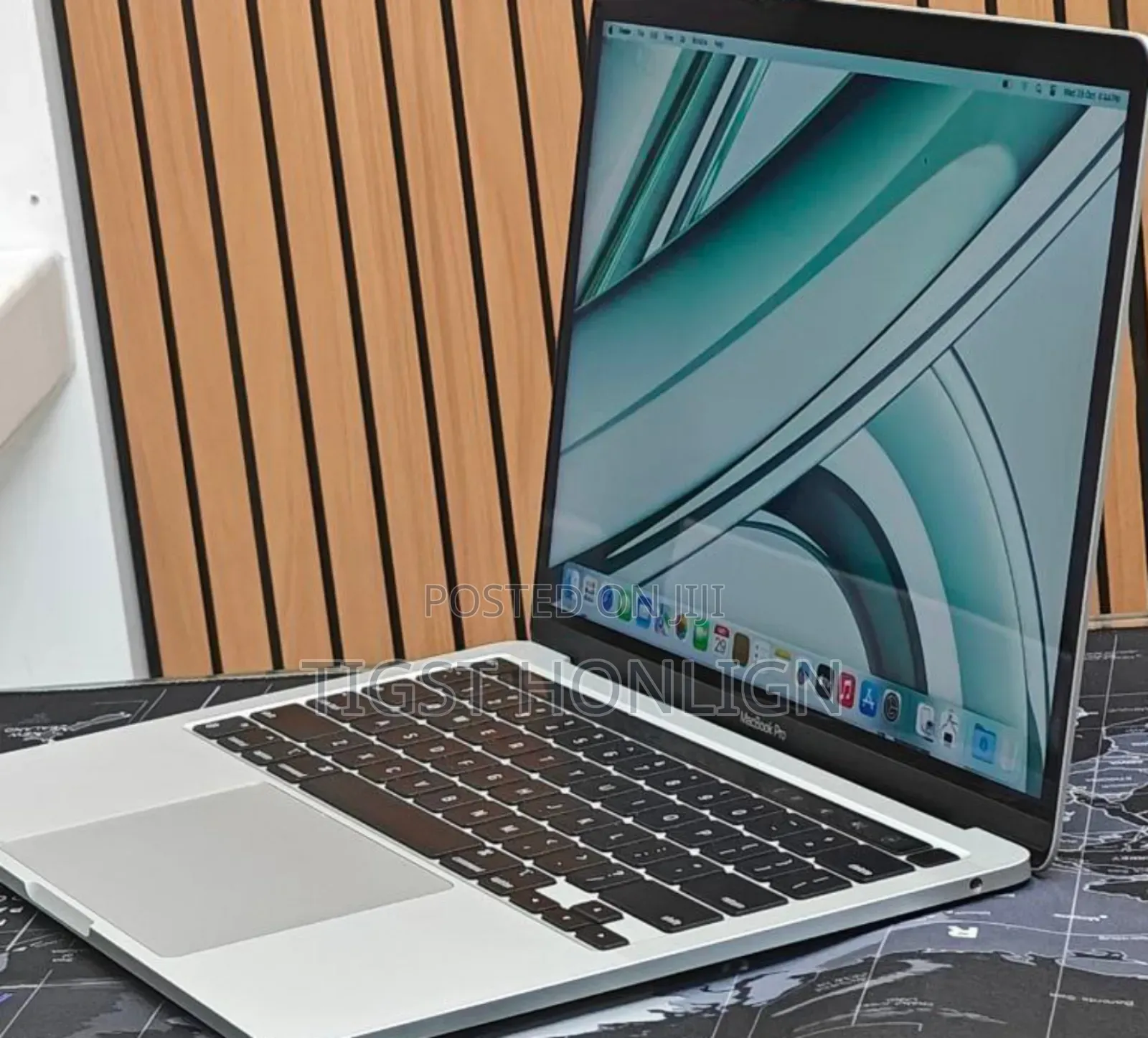 New Laptop Apple MacBook Pro 2022 M2 8GB Apple M2 SSD 256GB
