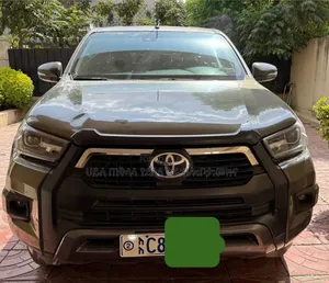 Toyota Hilux 2022 Gray