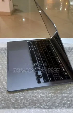 New Laptop Apple MacBook Pro 2021 M1 8GB Apple M1 SSD 256GB