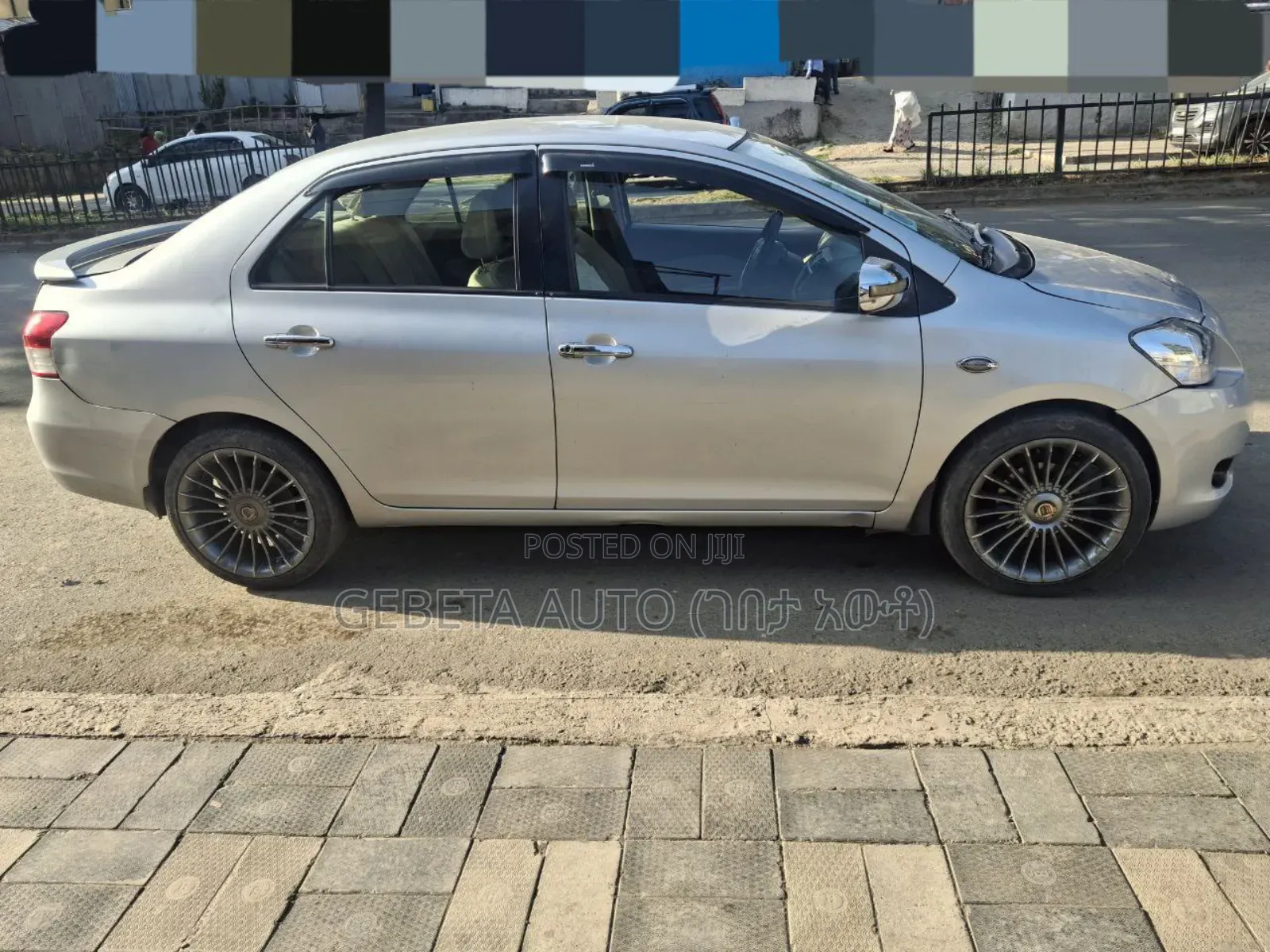 Toyota Yaris 2011 Silver
