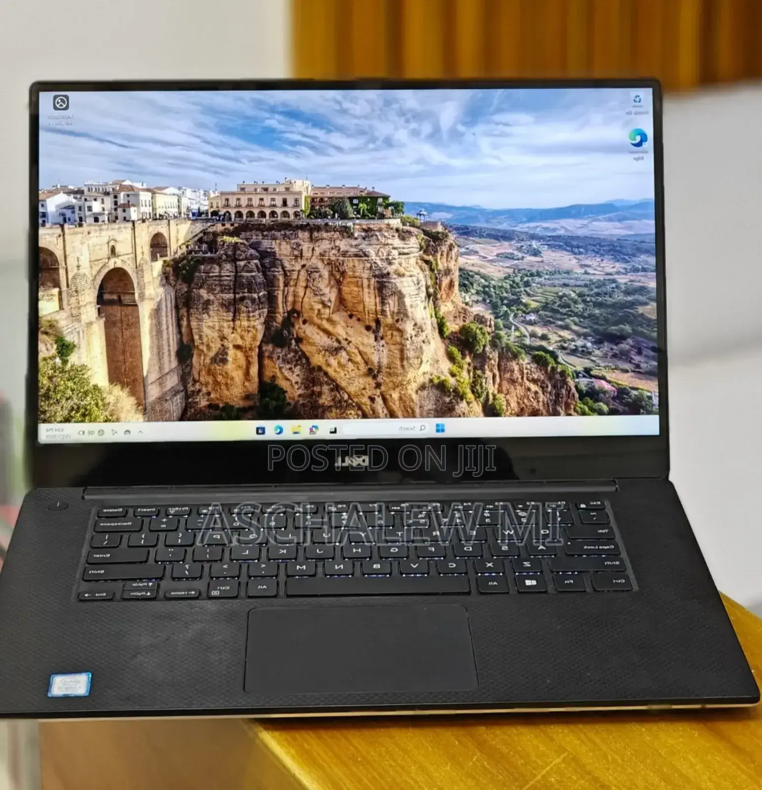 New Laptop Dell XPS 15 16GB Intel Core I7 SSD 256GB