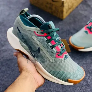 Nike Pegasus Trial 5 Lifestyle Sneakers