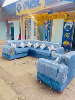 ሶፋ ጠበብ ላለ ቤት የሚሆን አዲስ ዲዛይን በፈለጉት የከለር አማራጭ