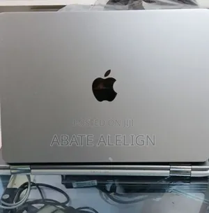 New Laptop Apple MacBook Air 2022 M2 8GB Apple M2 SSD 256GB