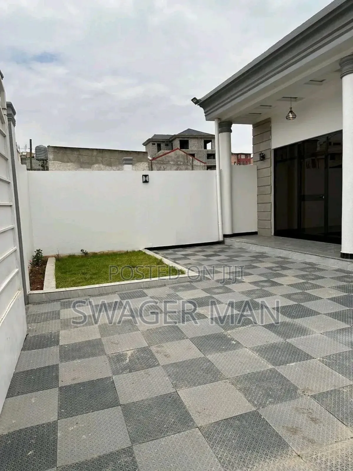 Furnished 5bdrm Villa in Bole, Yeka for sale