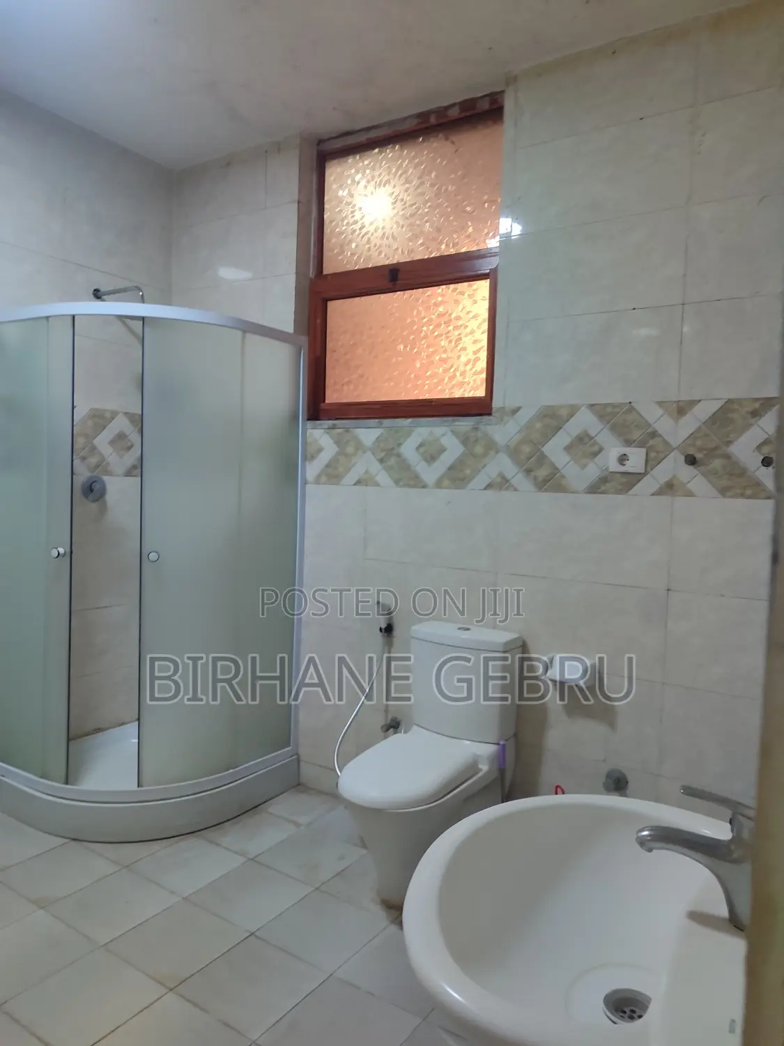 Furnished 7bdrm House in G+2 House, Bole for rent